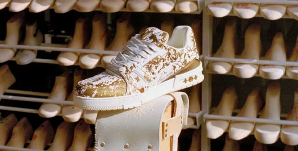 Louis Vuitton открыл в Милане выставку, посвященную кроссовкам | BURO