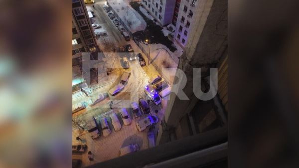 Две девочки упали с крыши 14-этажного дома в Москве<br />
