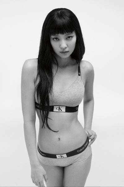 Дженни из Blackpink снялась в весенней кампании Calvin Klein | BURO.